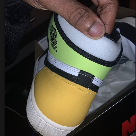 Jordan 1’s volt - Picture 3 of 6